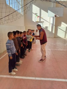 Qo‘shko‘pir tumani 24-maktabida 30-noyabr kuni 3-sinf o‘quvchilari o'rtasida quvnoqlar va zukkolar sport musobaqalari o‘tkazildi